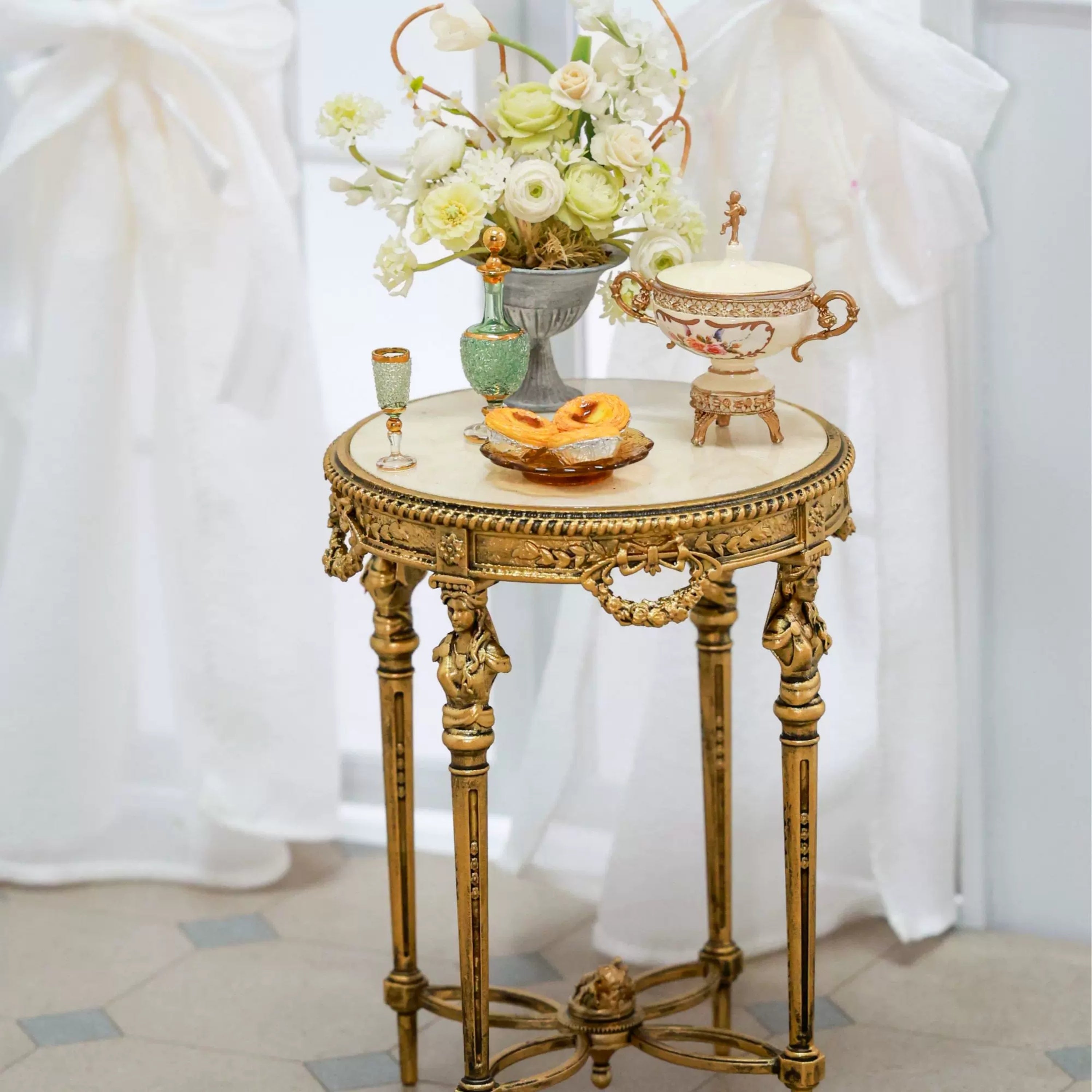 1/6 "Auguste side table
