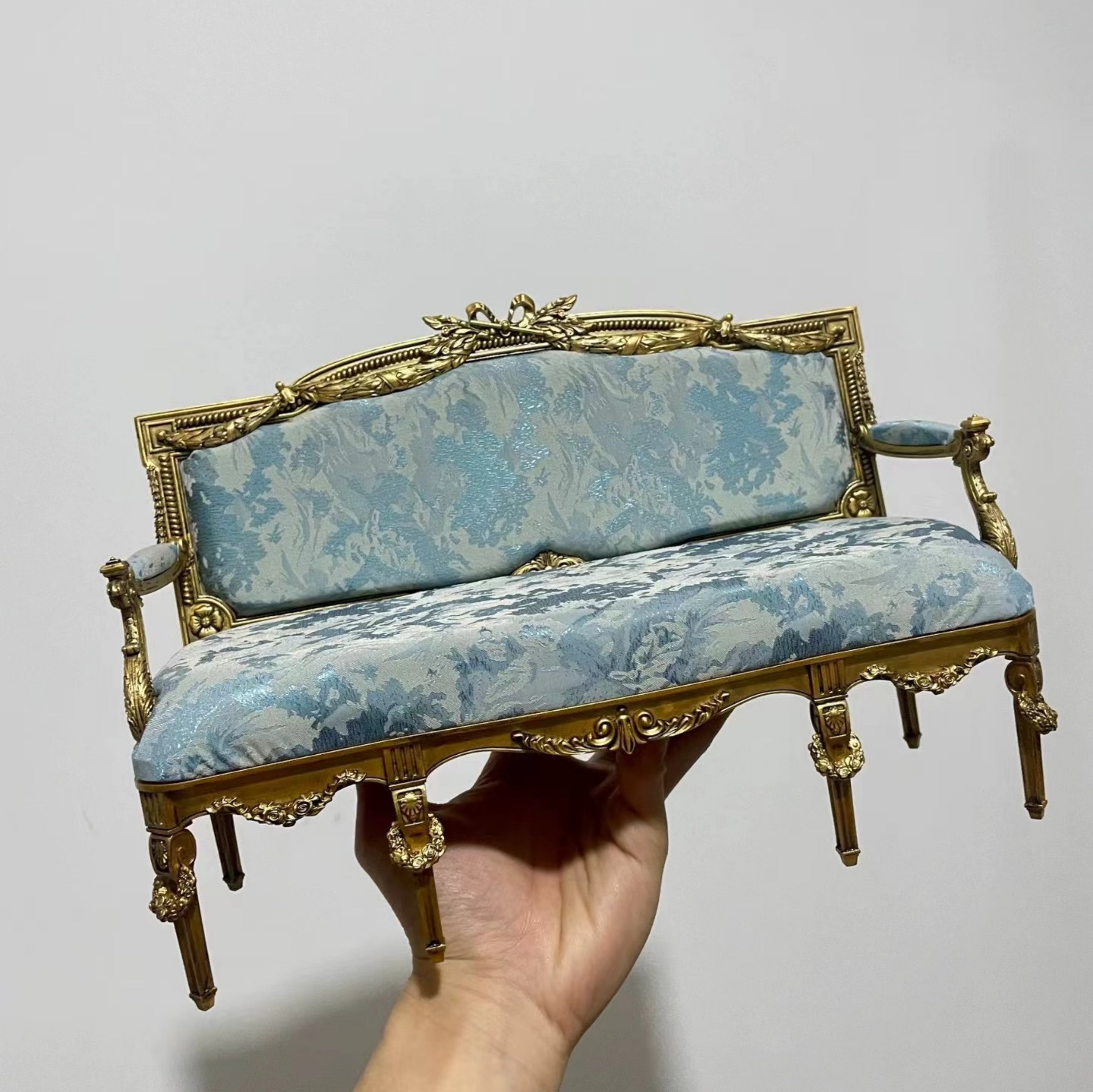1/6" mini furniture- sofa