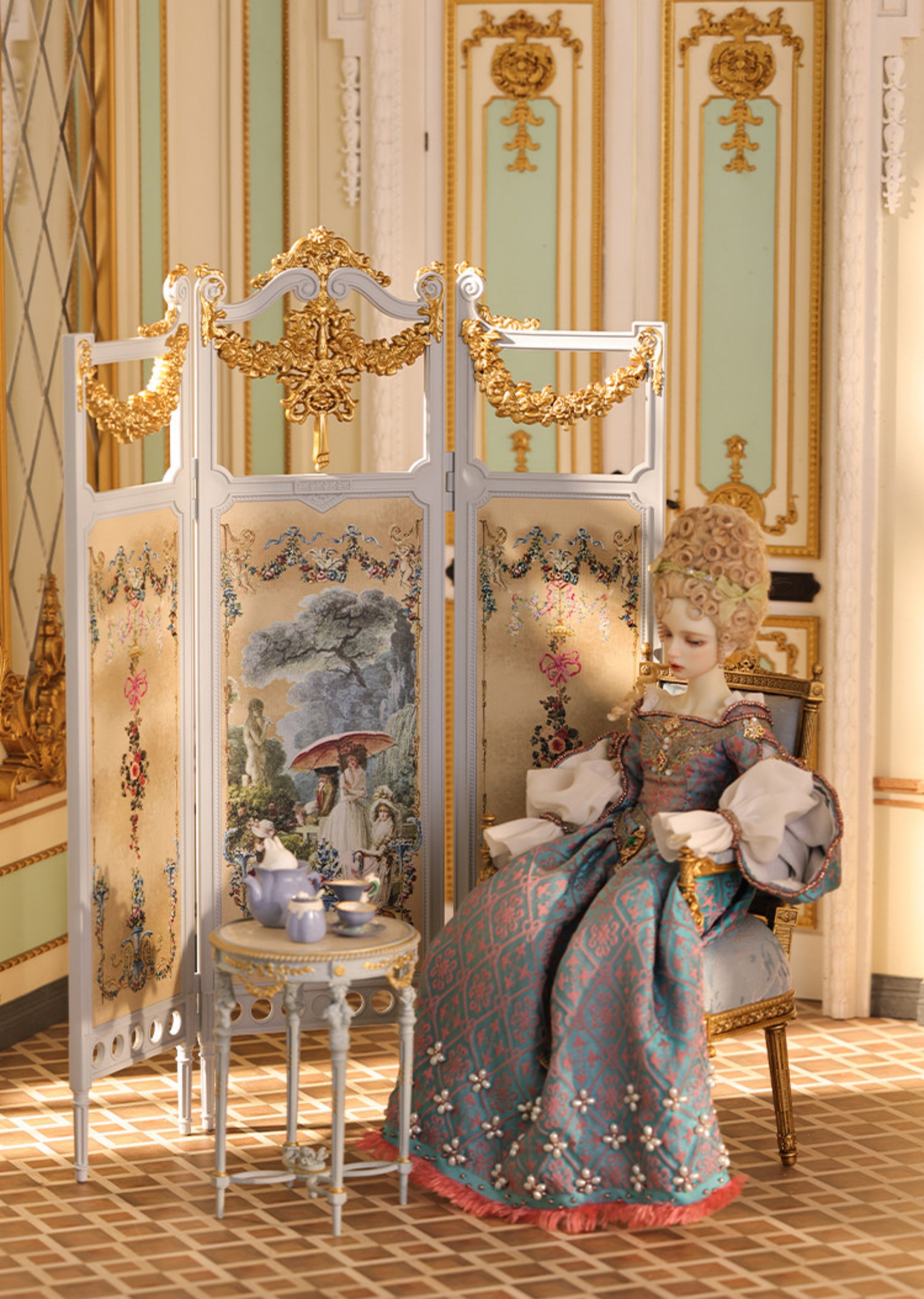 1/6 "Auguste Triple Fold Screen